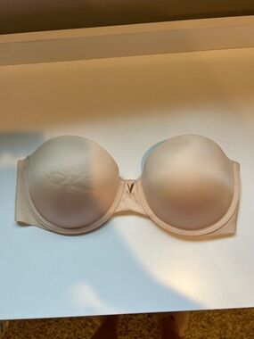 Victoria's Secret Strapless Nude Beige T-Shirt Bra